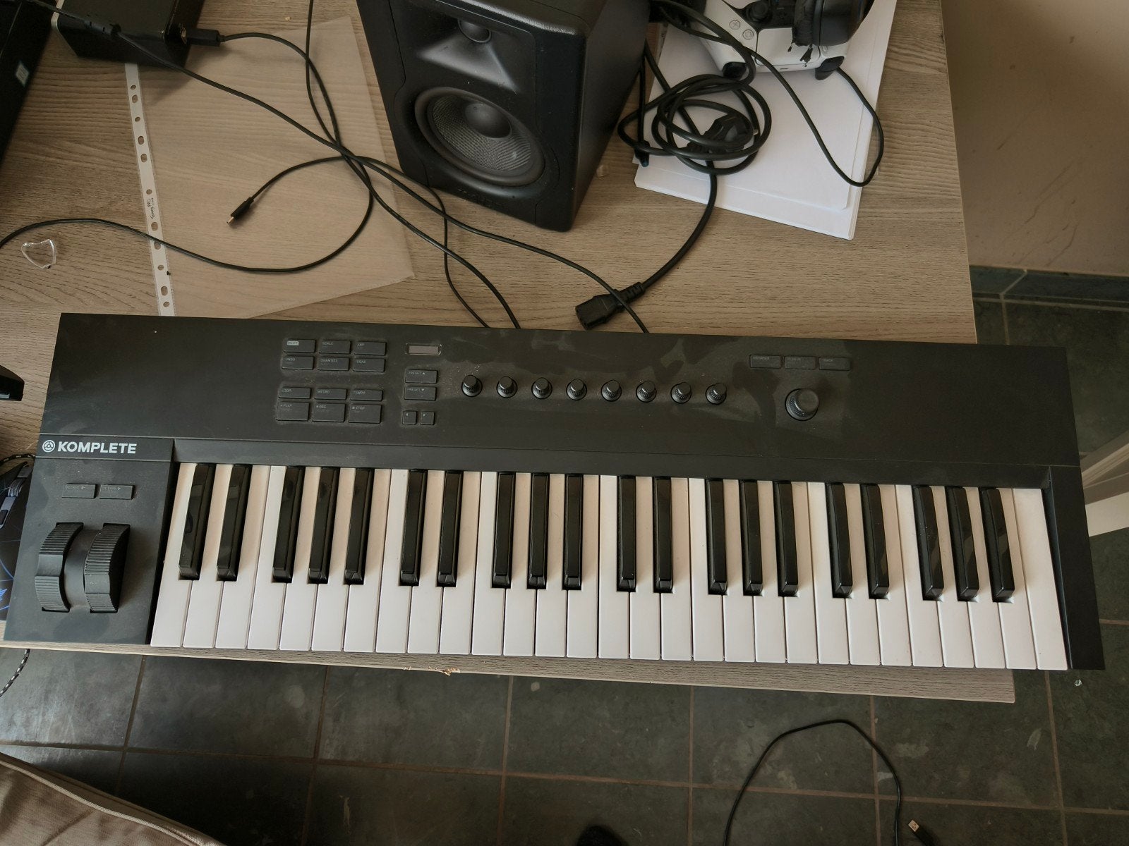 Komplete kontrol a49 keyboard, Muziek en Instrumenten, Keyboards, Ophalen