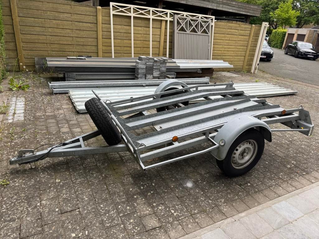 Motortrailer te huur voor 2 moto’s of 1 ATV (rijbewijs B), Ophalen, Zo goed als nieuw