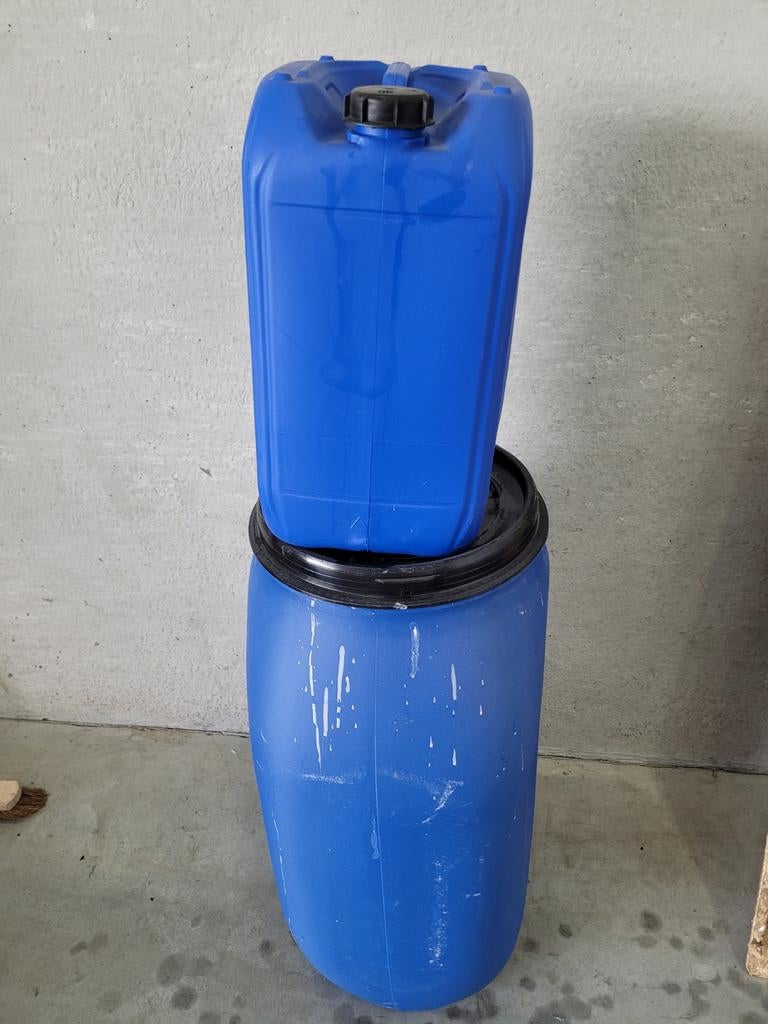 Vaten 125 L / GRATIS  bidons van 25 L (zie omschrijving), Ophalen