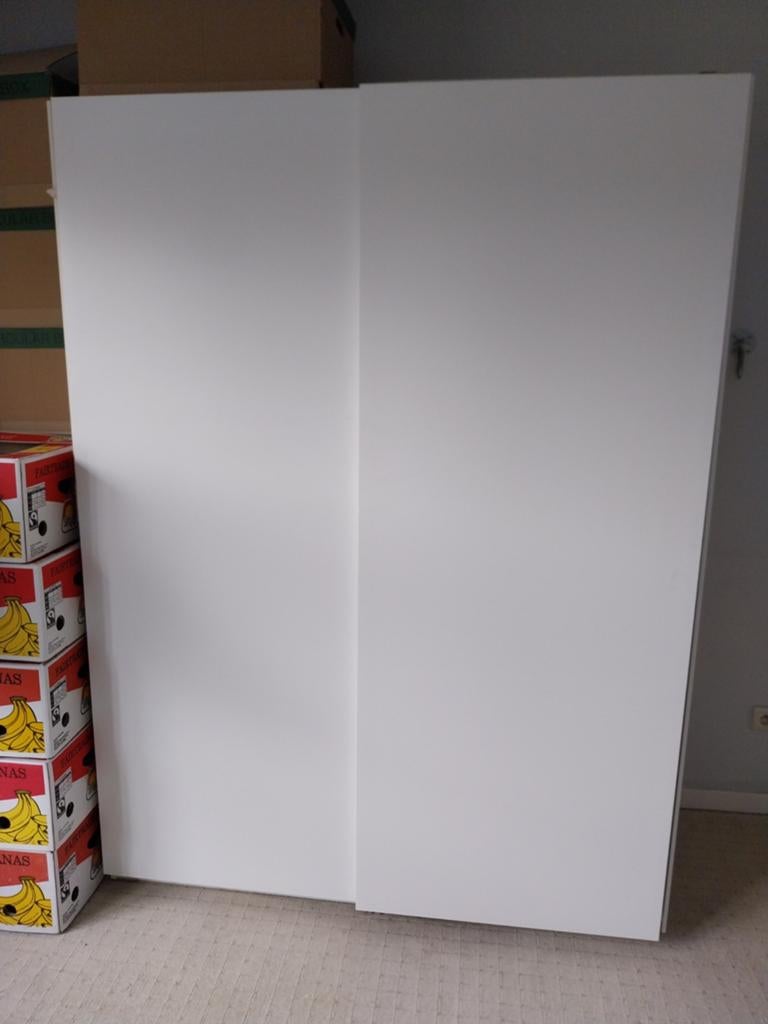 Kleerkast gratis, Huis en Inrichting, Kasten | Roldeurkasten en Archiefkasten, Ophalen