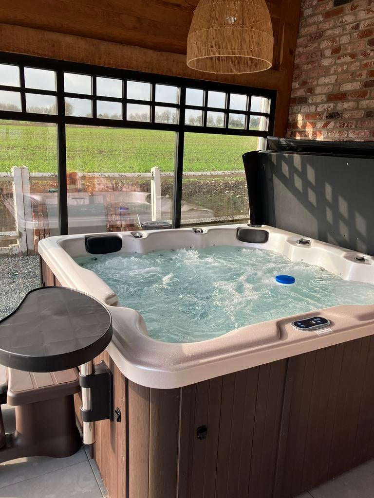Jacuzzi 5 personen 2 ligplaatsen Nieuw, Tuin en Terras, Ophalen, Nieuw, Afdekzeil