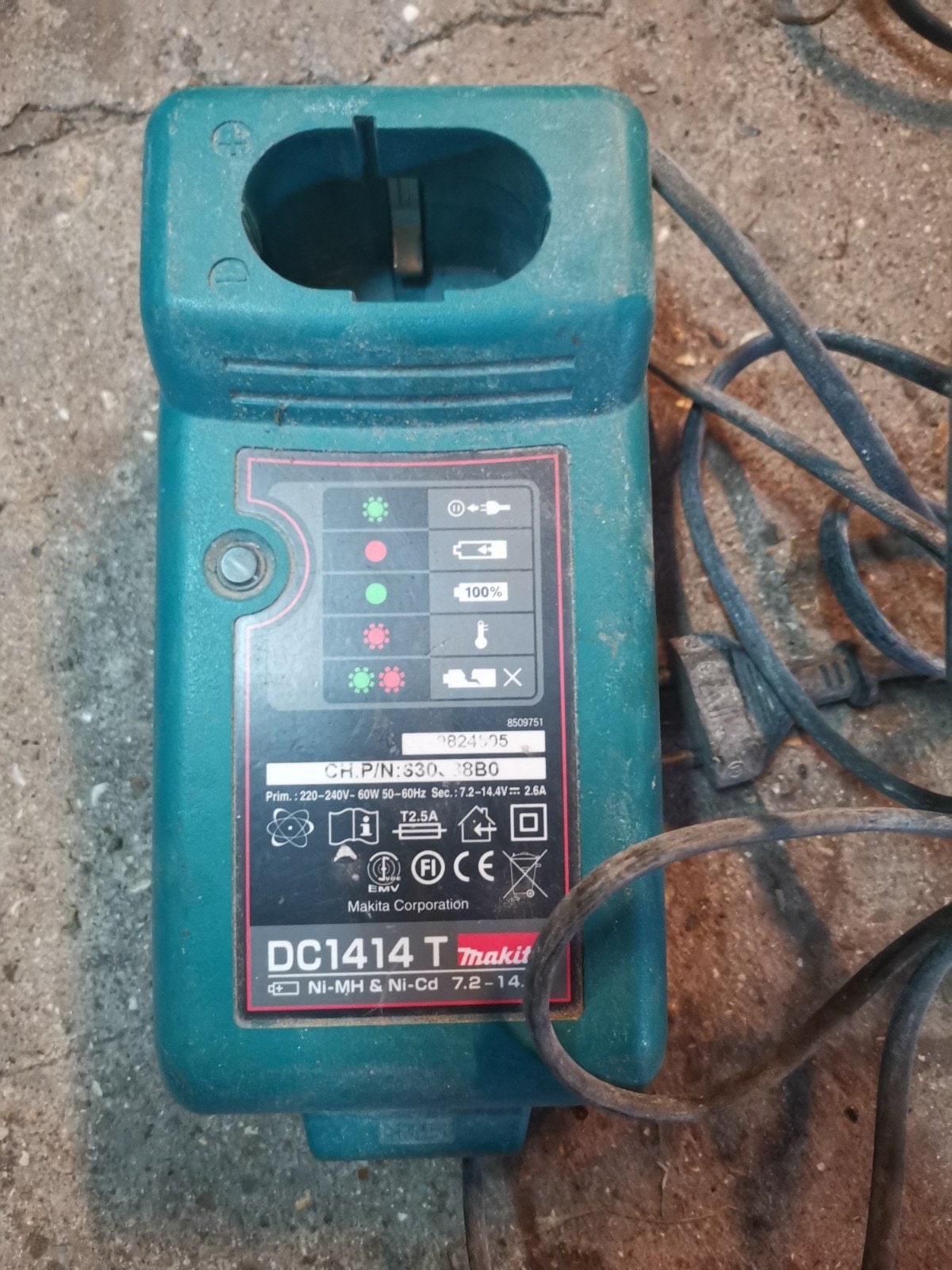 Makita dc1414 T lader, Doe-het-zelf en Bouw, Ophalen