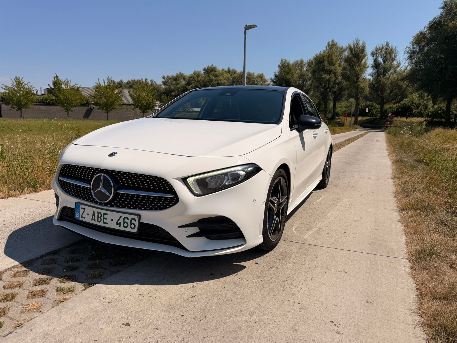 Mercedes A200 AMG PACK 2020, Auto's, 4 cilinders, Wit, 5 zetels, Dealer onderhouden