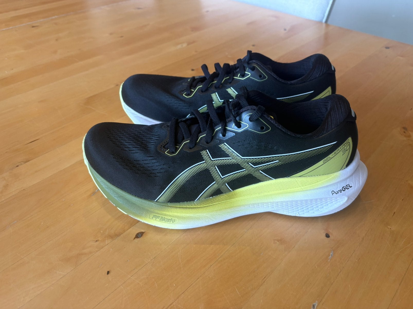 ASICS Gel Kayano 30 - taille 42,5, Enlèvement ou Envoi, Comme neuf, Asics
