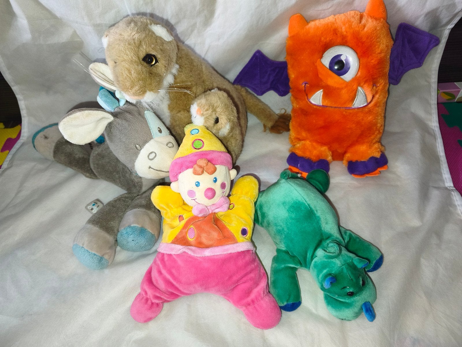Lot de peluches mixtes : animaux et personnages mignons, Enlèvement