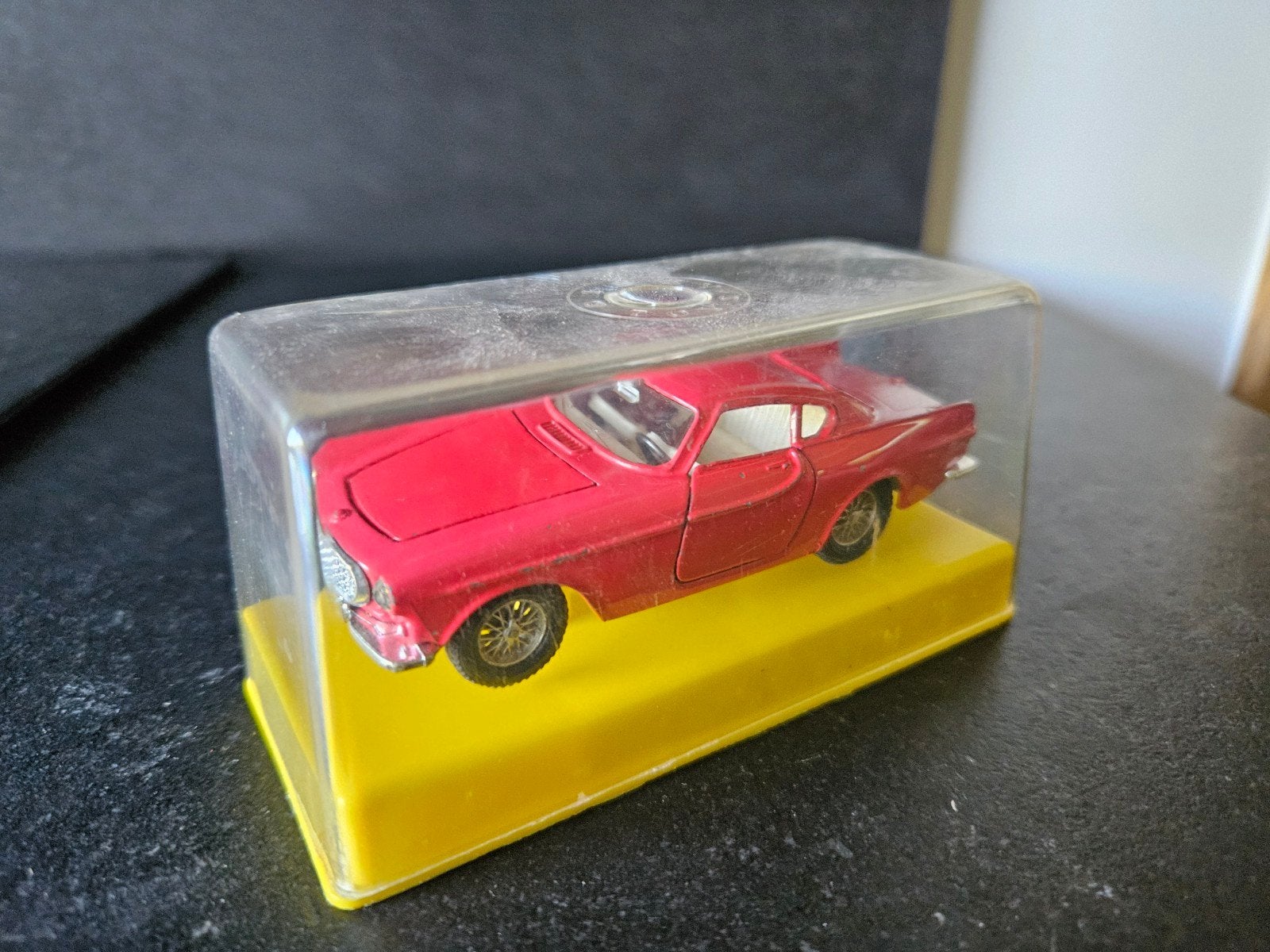 Dinky Toys gemaakt in Engeland nr. 116, Ophalen