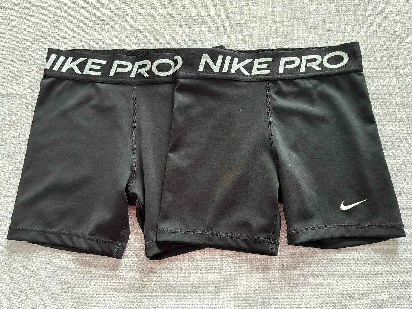 2x Nike Pro Short - maat 146-156cm (tweeling), Kinderen en Baby's, NIKE, Gebruikt, Meisje, Sport- of Zwemkleding
