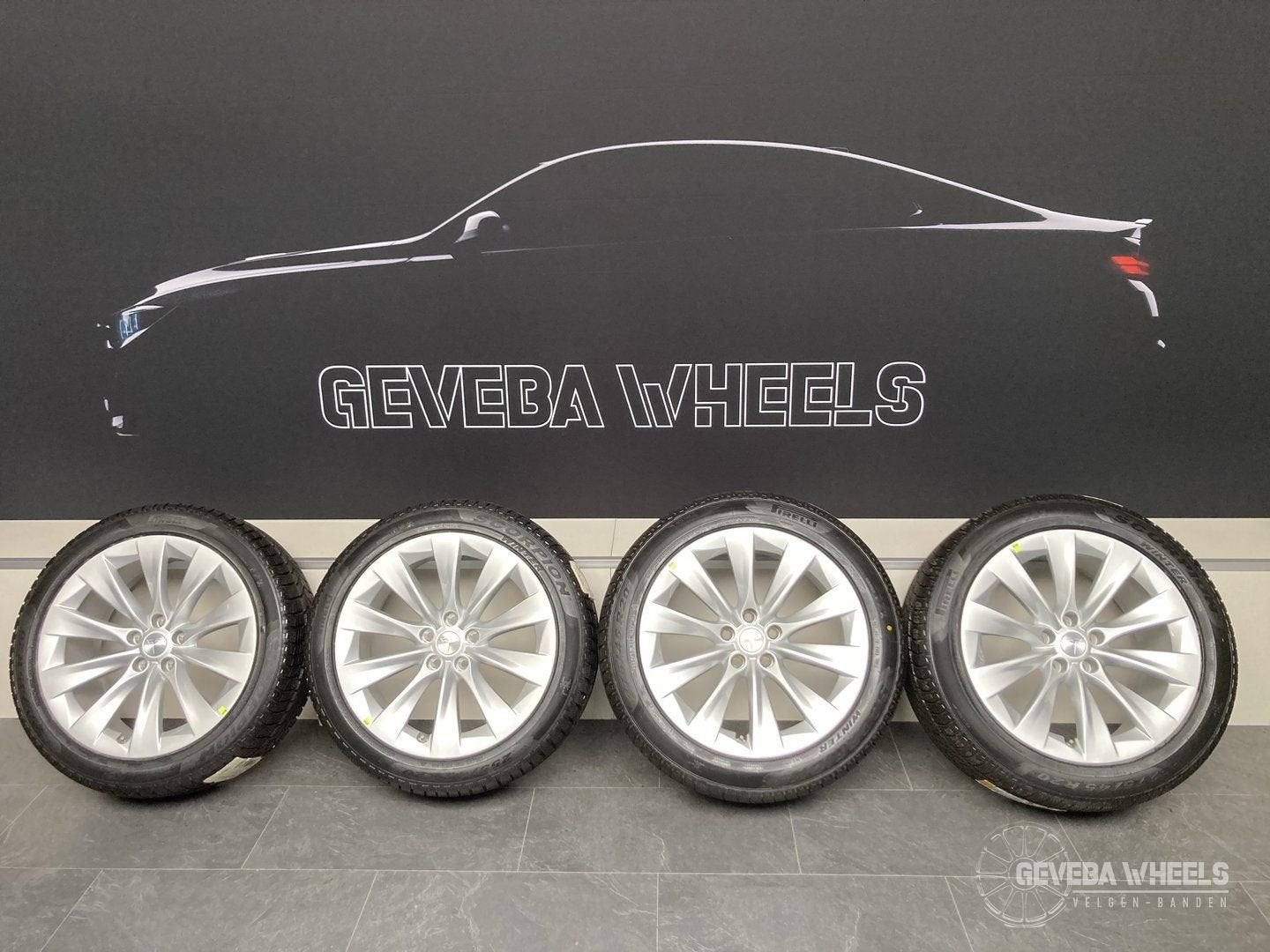 20” originele Tesla Model X velgen winterbanden NIEUW 5x120, Autos : Pièces & Accessoires, Pneus et Jantes, Pneus hiver, 255 mm