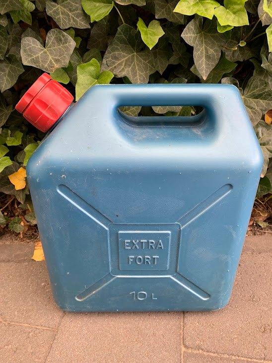 Kunststof jerrycan, Ophalen, Gebruikt
