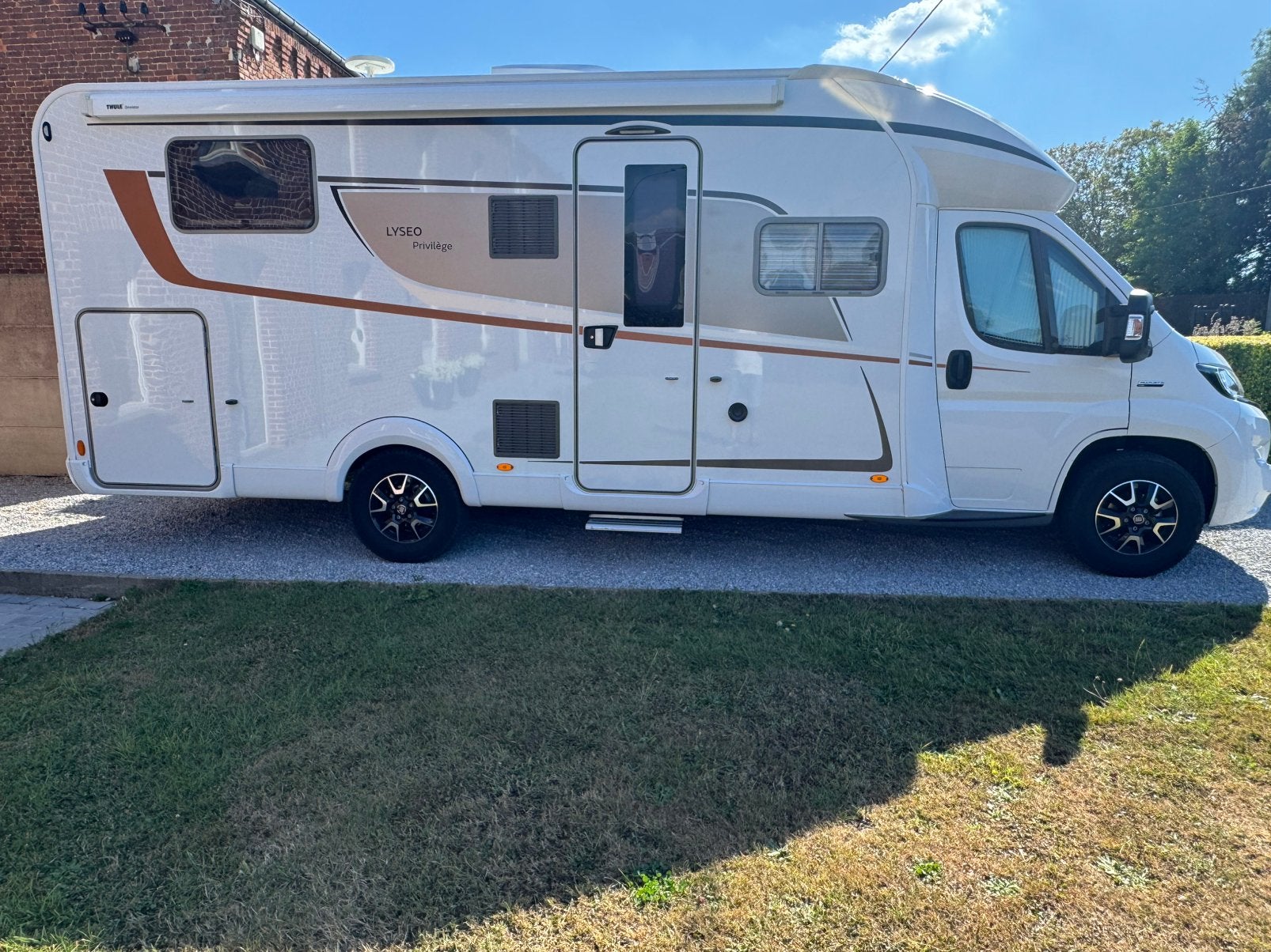 Camping-car Burstner Lyseo TD 736 Privilège  de 2022, Jusqu'à 4, Caméra de recul, Toilette à cassette, Fiat