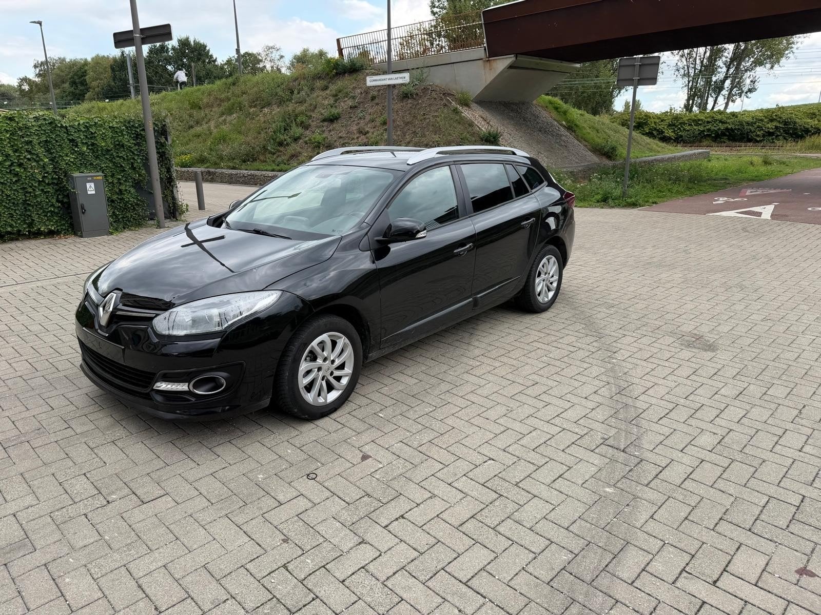RENAULT MEGANE 1.2 ESSENCE 2016 75000KM AC NAV EURO6B, Autos, Achat, Euro 6, Boîte manuelle, 5 portes