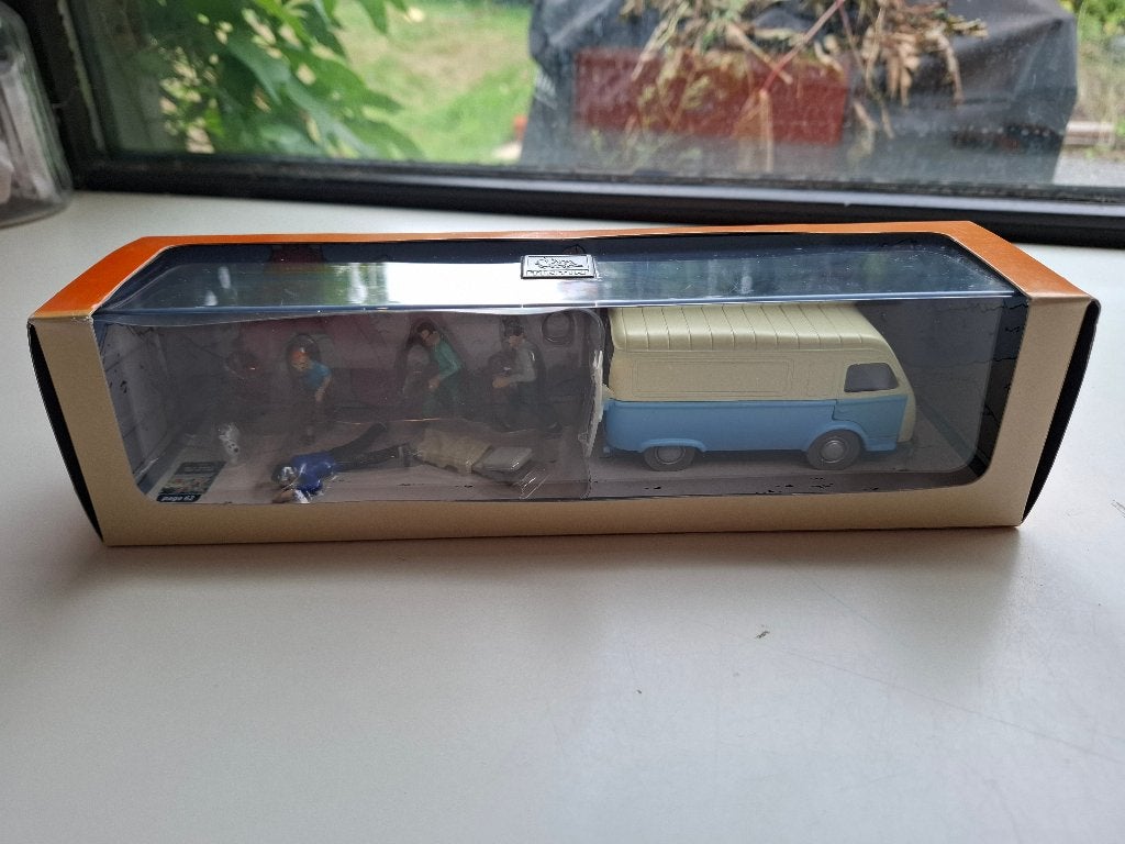 COLLECTION TRANSPORT TINTIN N3 L'AMBULANCE DE LA BASE, Ophalen of Verzenden, Zo goed als nieuw, Overige typen