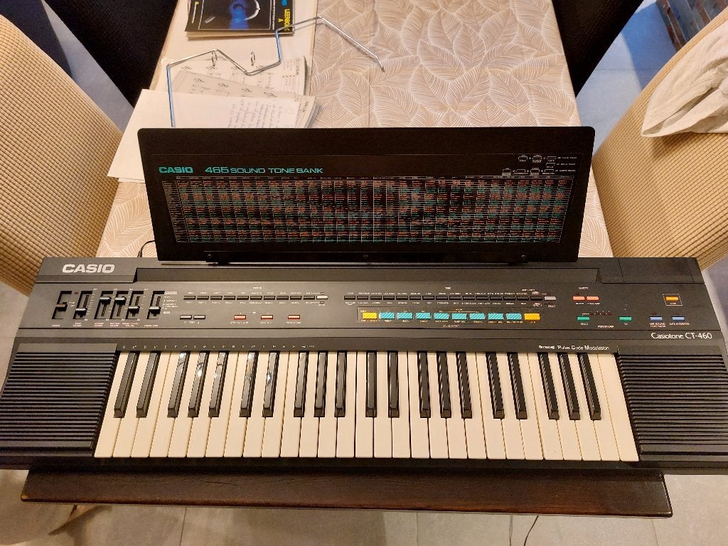 Synthesizer CASIO 465 SOUND TONE BANK. Helemaal intact., Muziek en Instrumenten, Synthesizers, Ophalen, Gebruikt, Overige merken