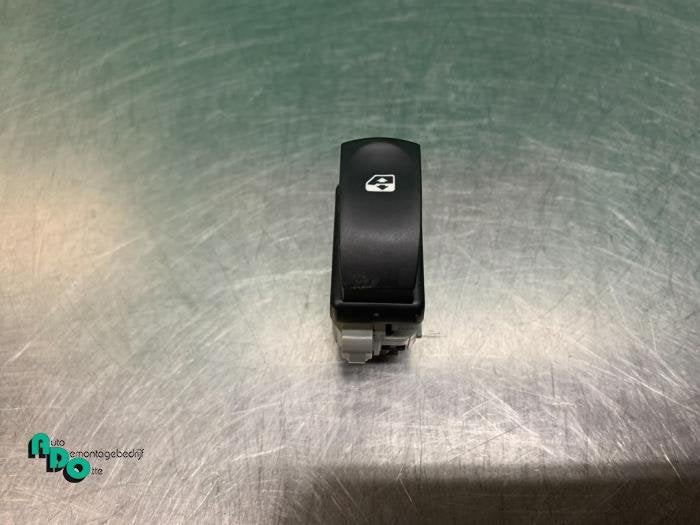 Commutateur vitre électrique d'un Renault Twingo (Twingo 07, Renault, -, 3 mois de garantie, Utilisé