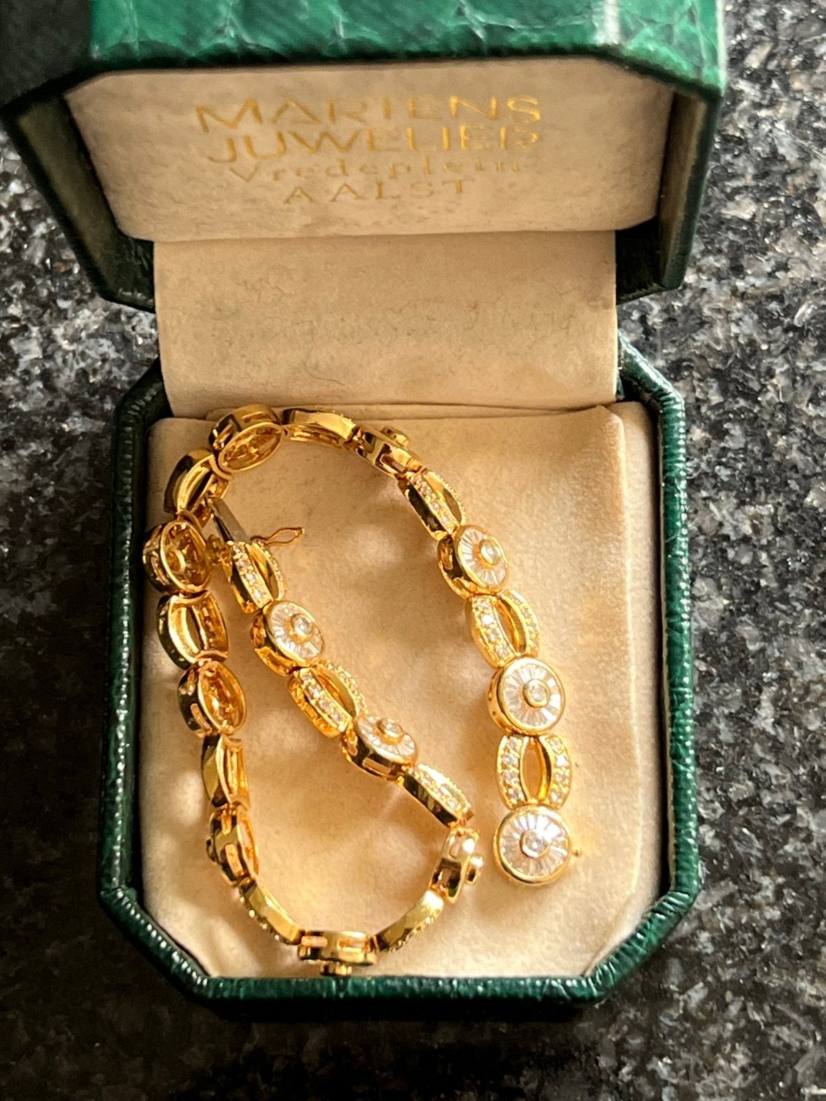 Armband ingg 18k + diamant 288 st ,tepers in vws, Ophalen of Verzenden, Nieuw, Goud
