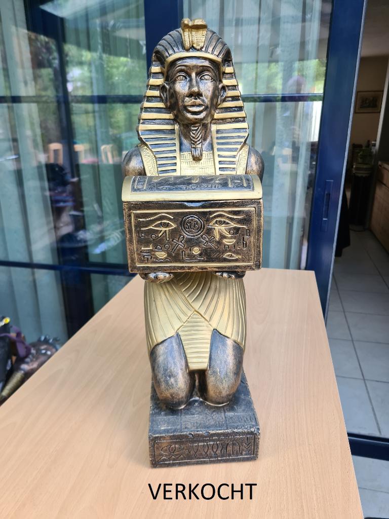 Egyptische beelden, Ophalen, Zo goed als nieuw, Religie
