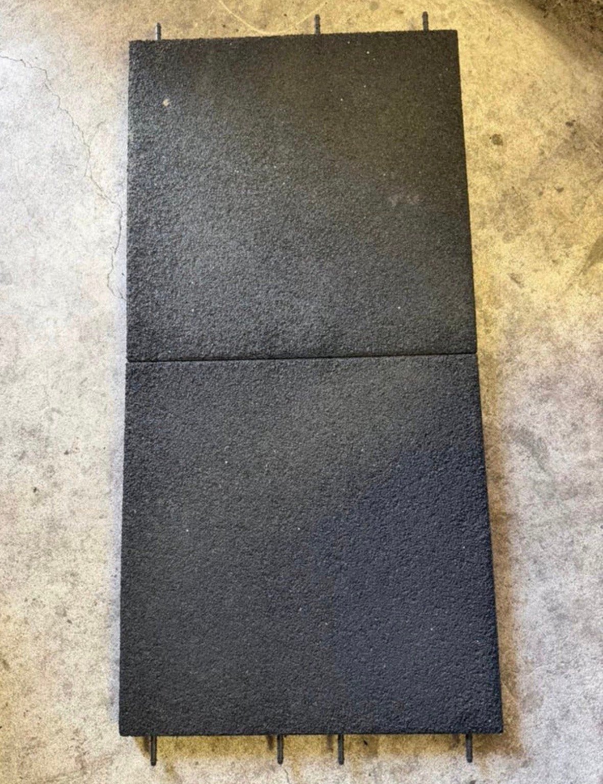 Rubberen tegels 50x50x4,5 speeltoestel dak stal ed ruim 30m2, Ophalen, Gebruikt, Rubber, 10 m² of meer