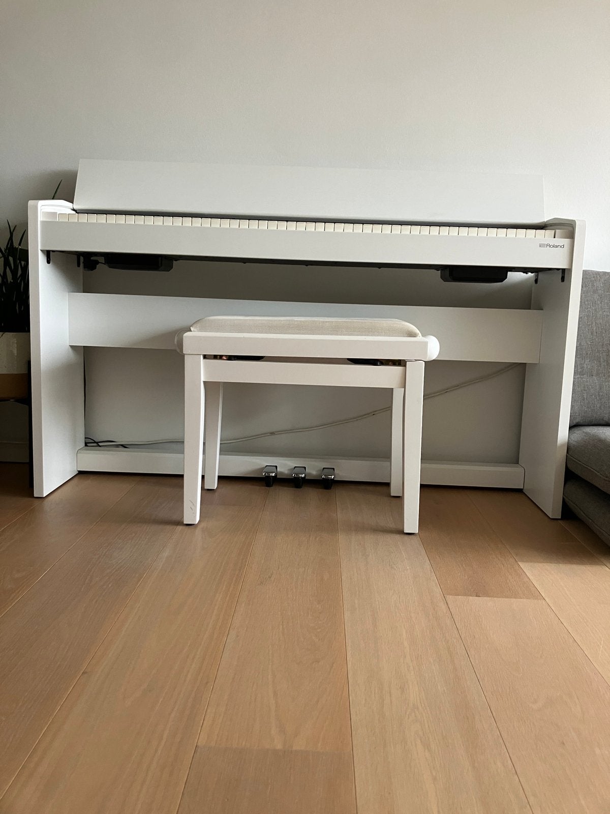 Elektrische witte piano Roland F-140R, Muziek en Instrumenten, Piano's, Ophalen, Gebruikt, Wit, Piano