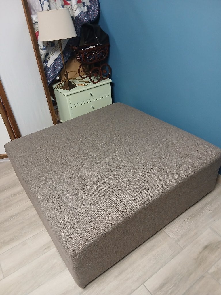 Grand pouf carré XXL 107x107 tissu brun chiné, 100 à 125 cm, Carré, Enlèvement, Utilisé
