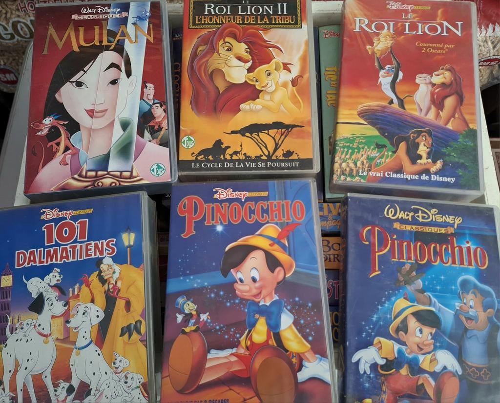 Lot 42 x VHS Disney Version française, Gebruikt, Tekenfilm, Alle leeftijden, Ophalen of Verzenden