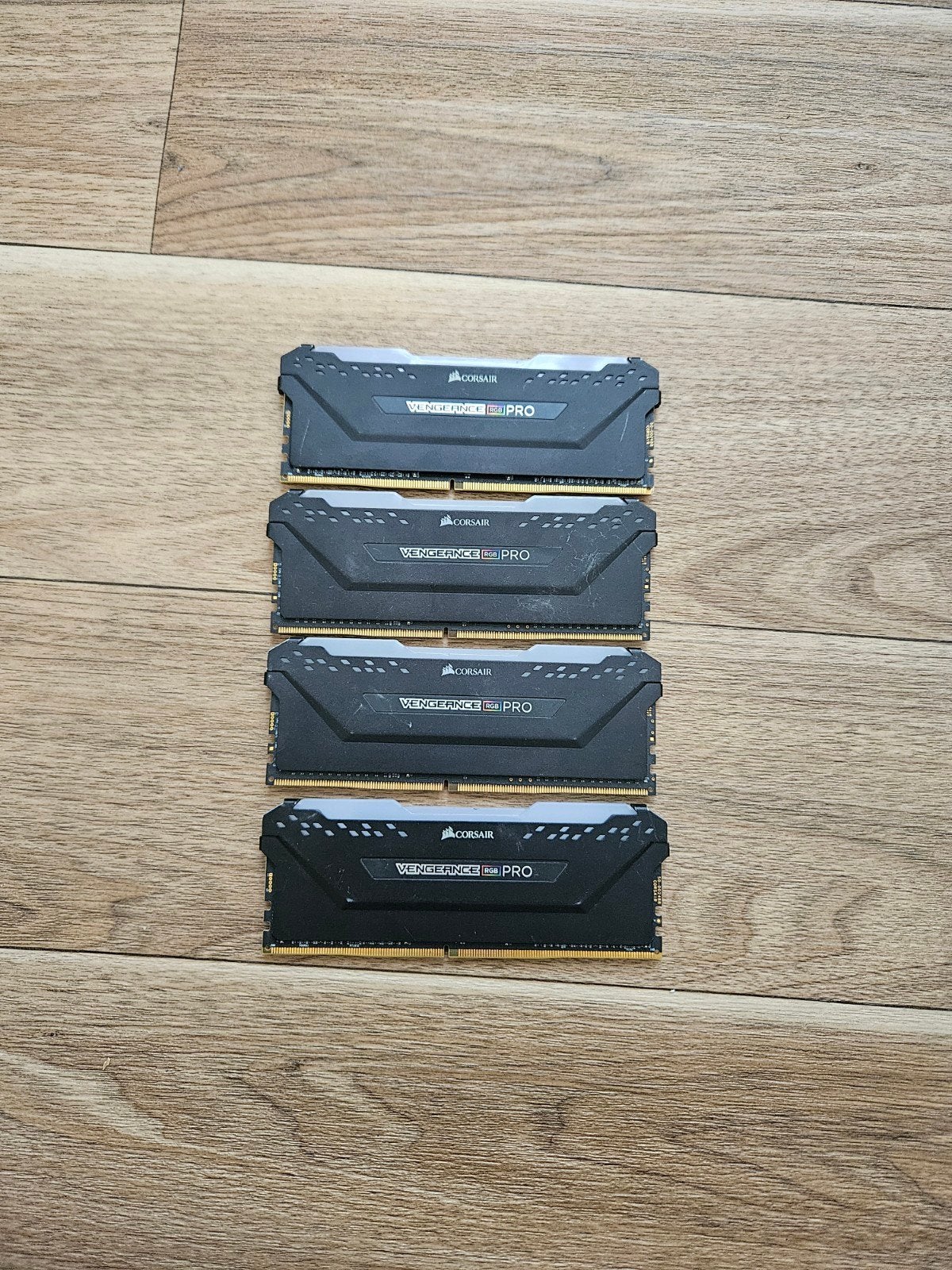CORSAIR VENGEANCE PRO RGB 32GB 3200MHZ C16, Ophalen of Verzenden