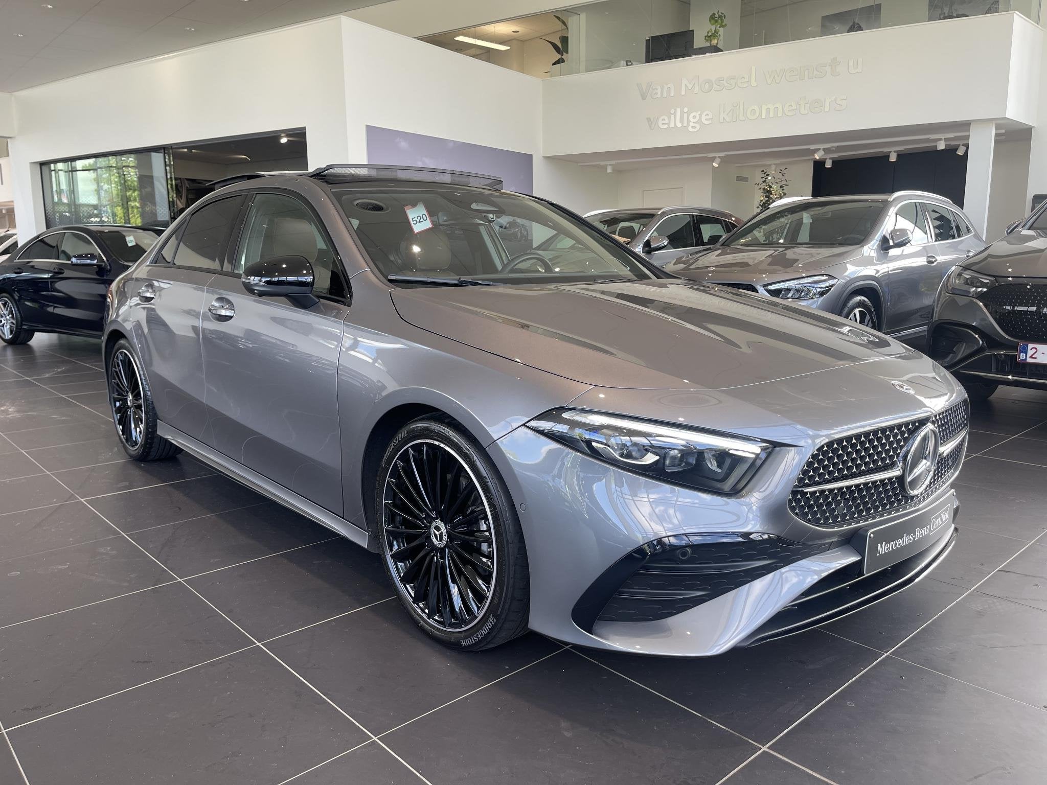 Mercedes-Benz A-Klasse 200 d AMG Line Limousine + PANO DAK +, Entreprise, https://public.car-pass.be/vhr/47878096-736f-44a8-80ac-bdaa518a7190