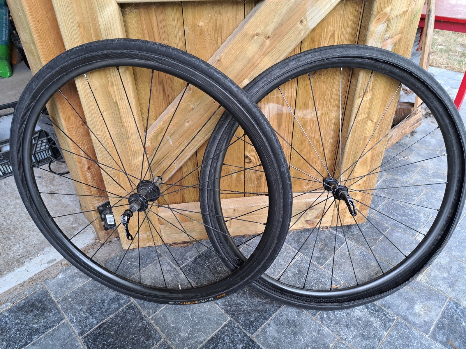 carbon velgen merkloos, Enlèvement, Carbone