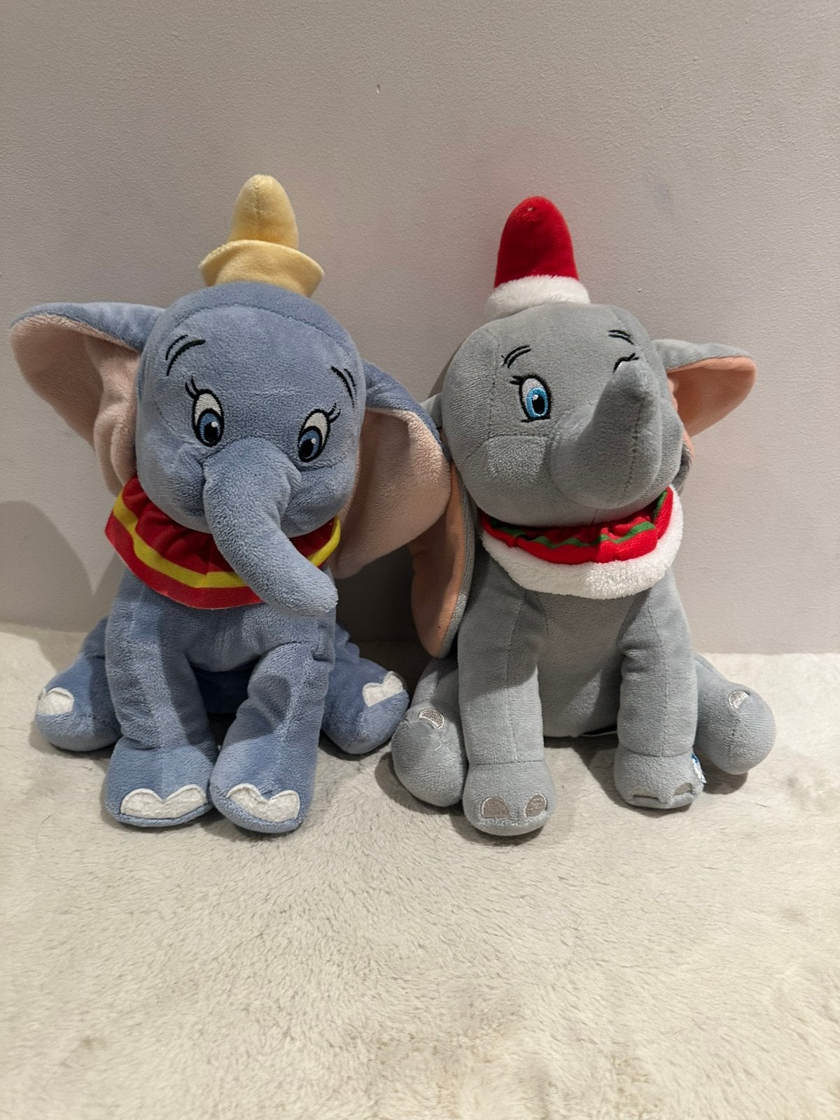 2 middelgrote dumbo’s, Kinderen en Baby's, Speelgoed | Knuffels en Pluche, Ophalen, Zo goed als nieuw