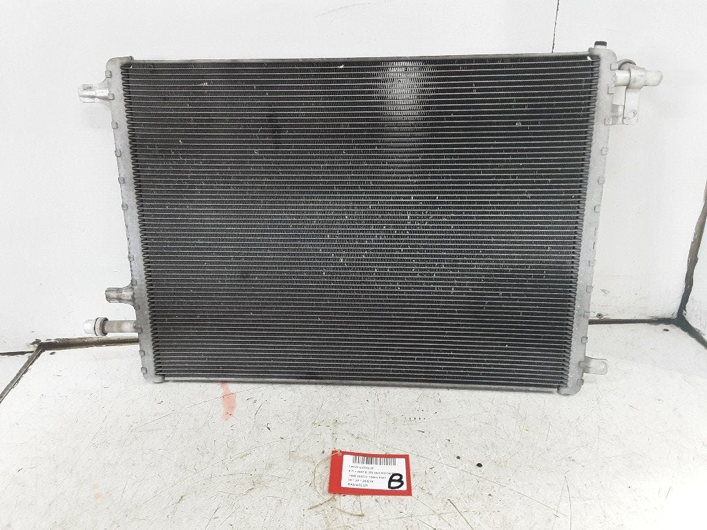 RADIATEUR EAU Range Rover Evoque II (LZC / LZS / LZH), Campus Kronberg 7
61476  Kronberg im Taunus, DE, Land Rover, Utilisé, Jaguar Land Rover Deutschland GmbH