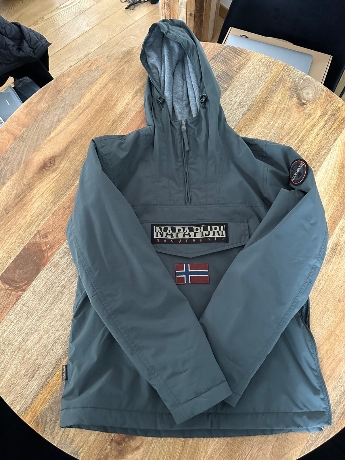 Napapijri Rainforest Winter Anorak – Green Urban M, Kleding | Heren, Jassen | Winter, Ophalen of Verzenden, Zo goed als nieuw
