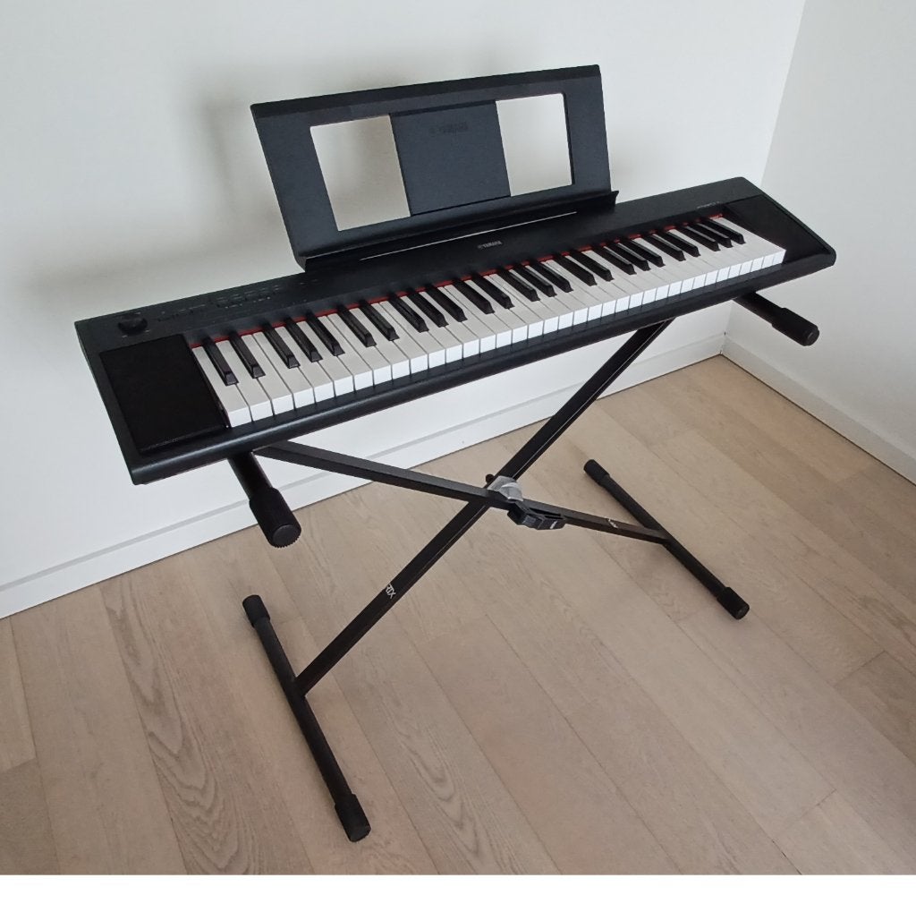Clavier Yamaha Piaggero NP-12 avec pied – excellent état, 61 touches, Sensitif, Yamaha, Comme neuf