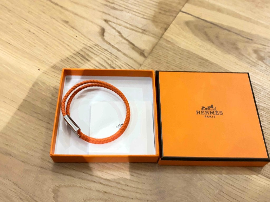 Bracelet Hermes, Enlèvement