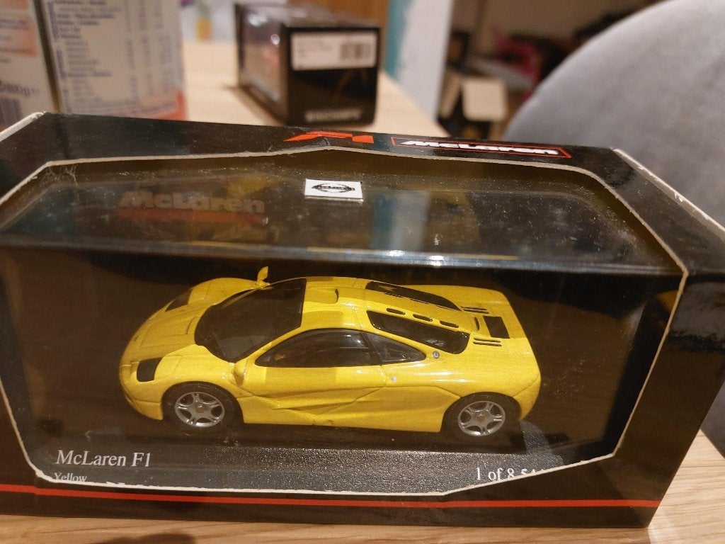 Minichamps McLaren F1 Yellow 1/43, Enlèvement ou Envoi, Neuf, Voiture, MiniChamps