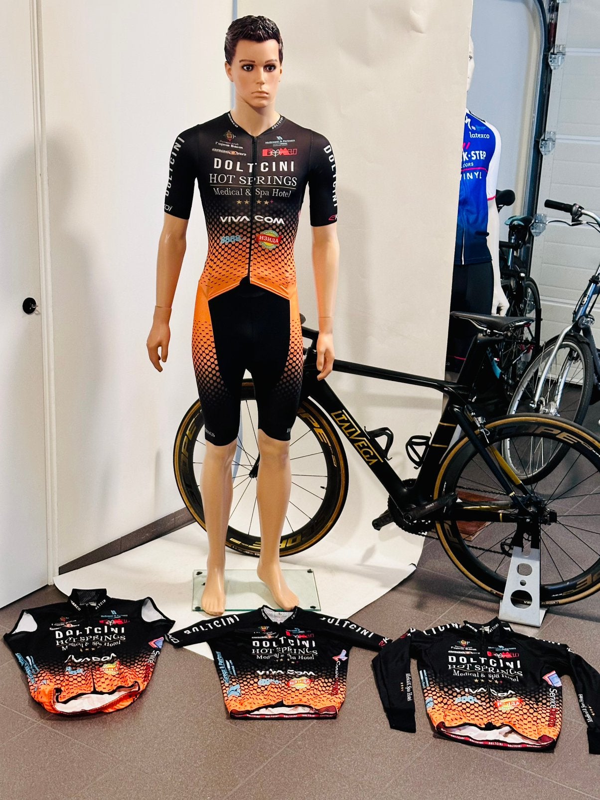 Wielrenkleding wielrenpak wielrenjasje wielrenshirt maat L, Fietsen en Brommers, Fietsaccessoires | Fietskleding, Zo goed als nieuw