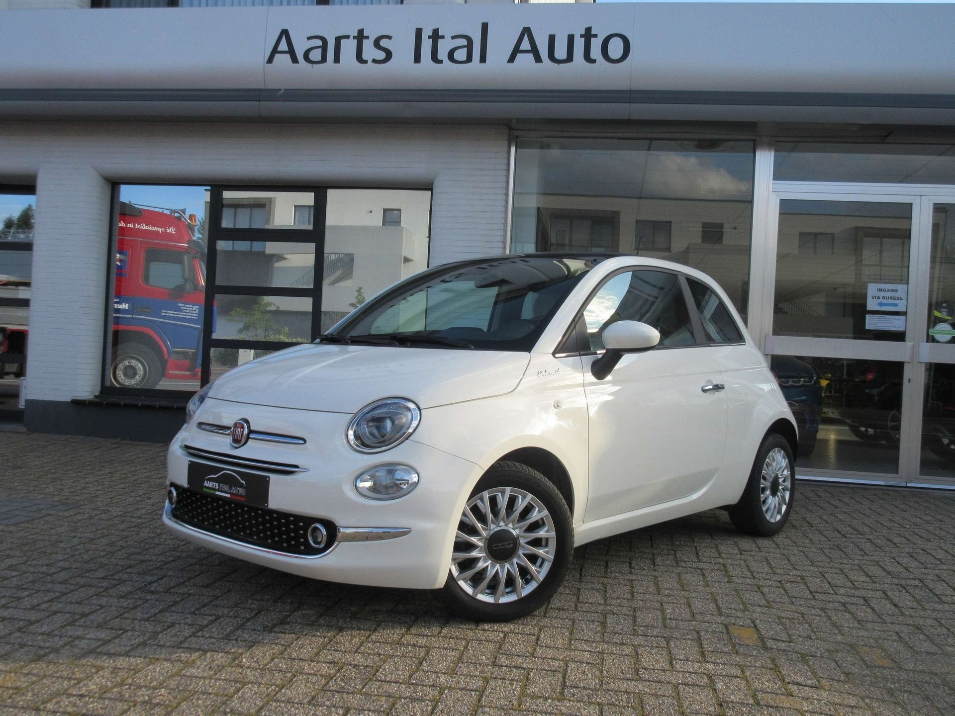 Fiat 500 1.0 Mild-Hybrid Dolcevita, 4 zetels, Gebruikt, https://public.car-pass.be/vhr/c3a5190f-2f8d-459b-b49e-9ce9acde7175, Wit
