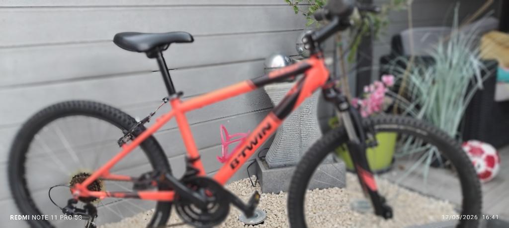 Velo 24" fluo état neuf, Vélos & Vélomoteurs, Vélos | BMX & Freestyle, Frein sur jante, 24 pouces ou plus, V-brakes, Enlèvement