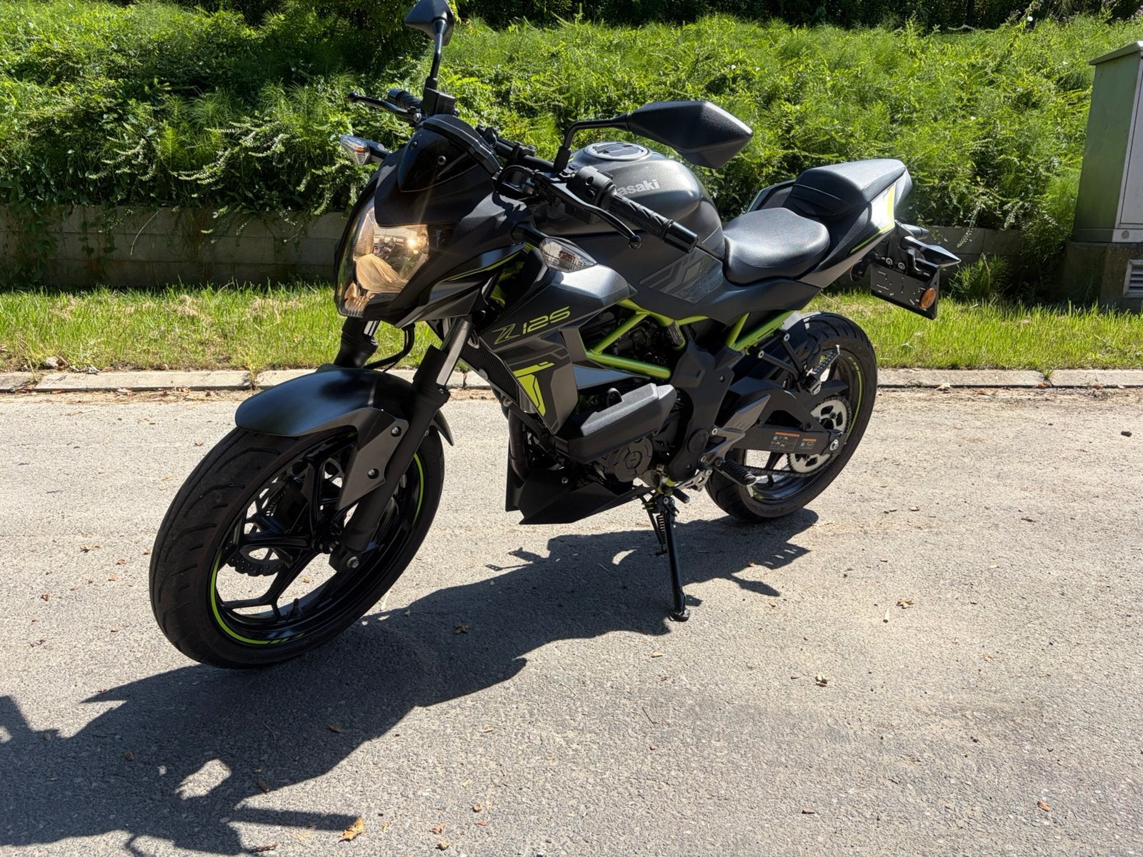 Kawasaki z125 08/24 4350km état neuf avec garantie 2 ans, Motoren, Particulier, Nieuw