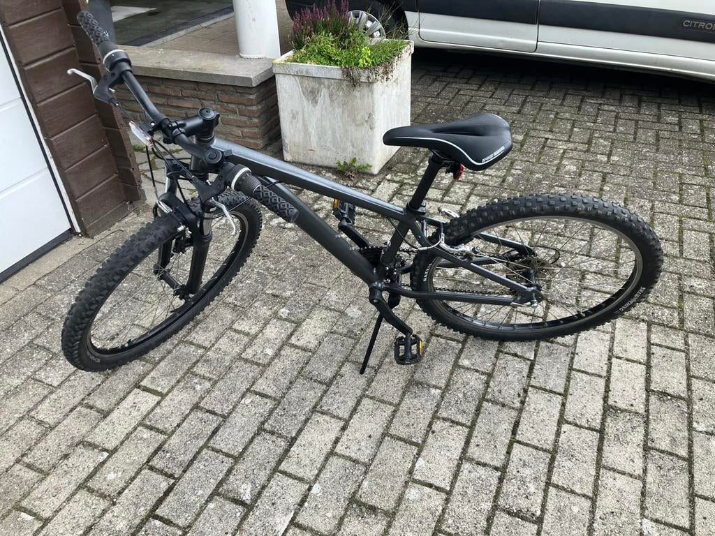 Zeer mooie mountainbike merk B-Twin maat M, Ophalen, Zo goed als nieuw