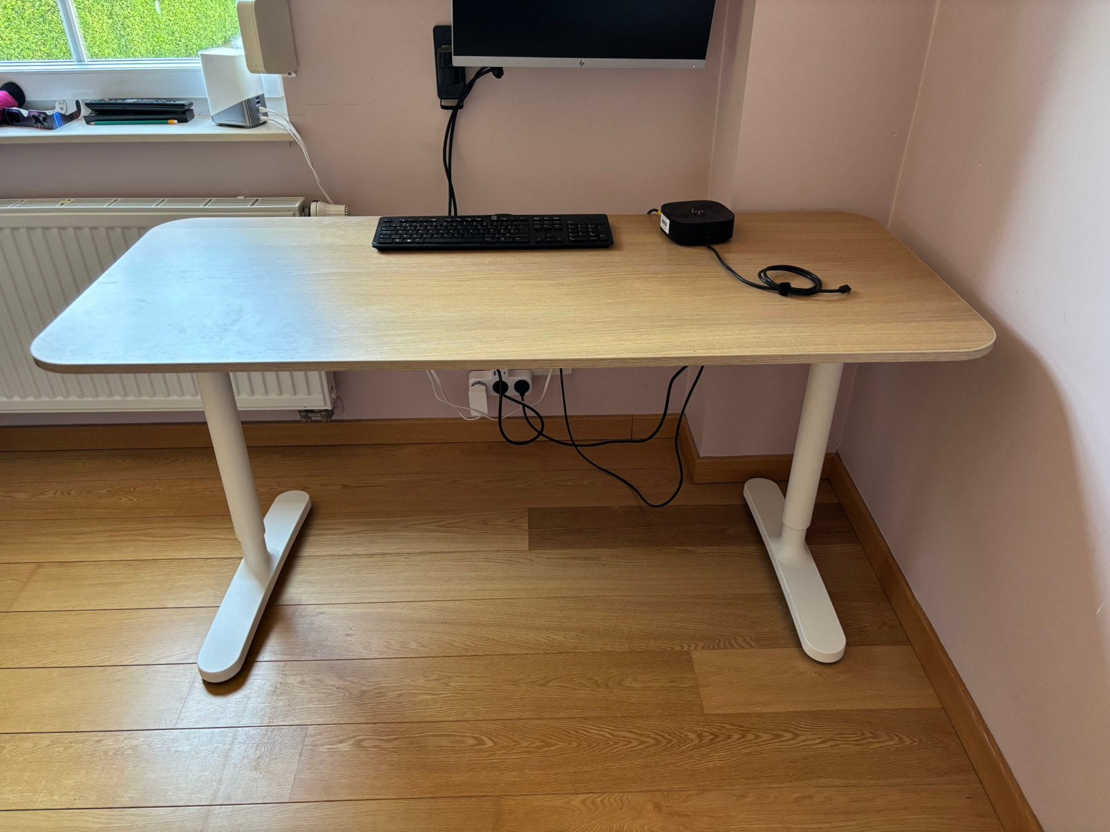 Ikea-bureau, Ophalen, Hout, In hoogte verstelbaar, Zo goed als nieuw