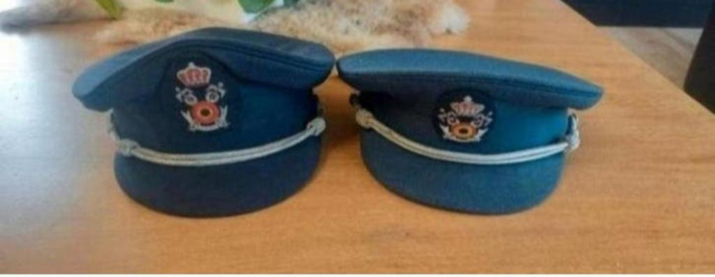 2 vintage petten douane jaren '50, Verzamelen, Militaria | Algemeen, Ophalen of Verzenden