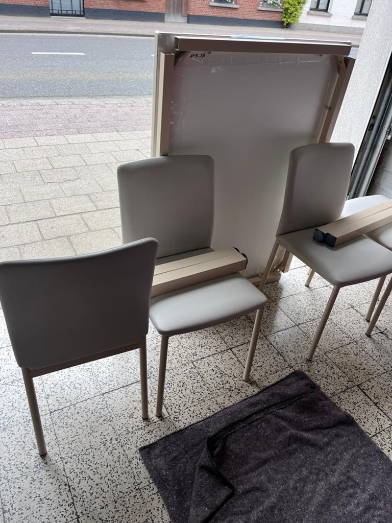 Keukentafel en stoelen, Enlèvement, Comme neuf