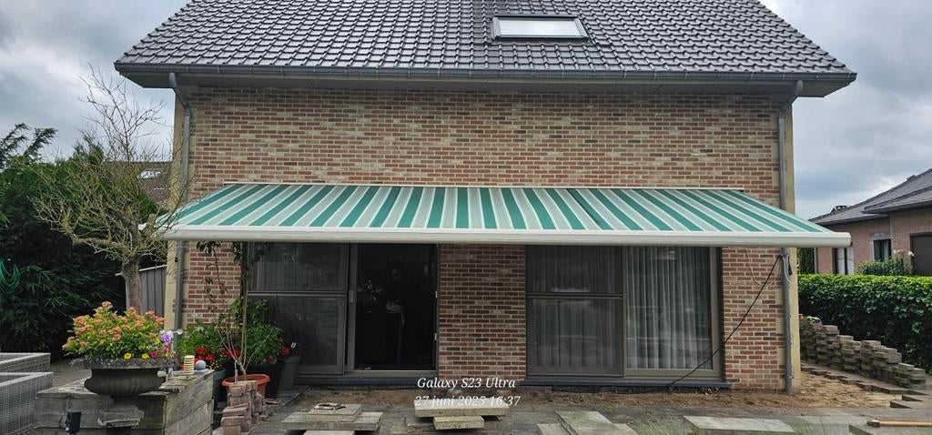 Te koop zonnescherm met breedte van 7 meter., Tuin en Terras, Zonneschermen, Ophalen, Gebruikt