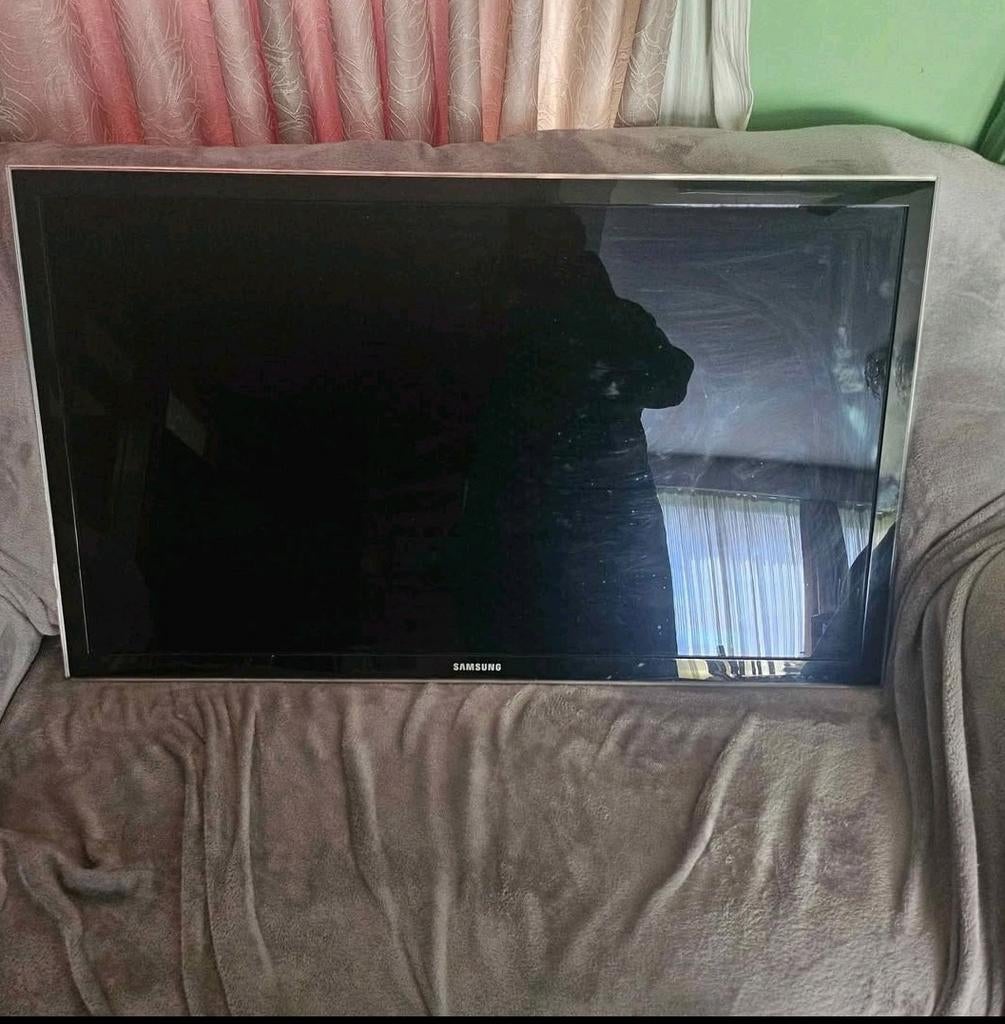 SAMSUNG TV LED + ROKU TV STICK, Ophalen, Met externe subwoofer, Zo goed als nieuw