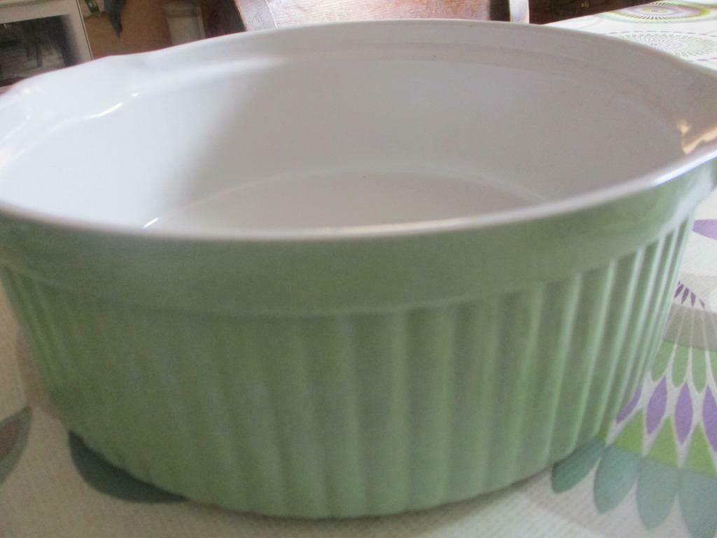 PLAT A GRATIN. 20 CM DE DIAMETRE., Maison & Meubles, Neuf, Enlèvement ou Envoi, Céramique, Autres styles