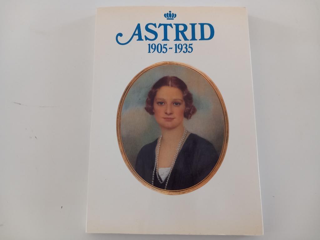 Livre Royalty Royal House Queen Astrid Belgium, Enlèvement ou Envoi, Comme neuf, Magazine ou livre
