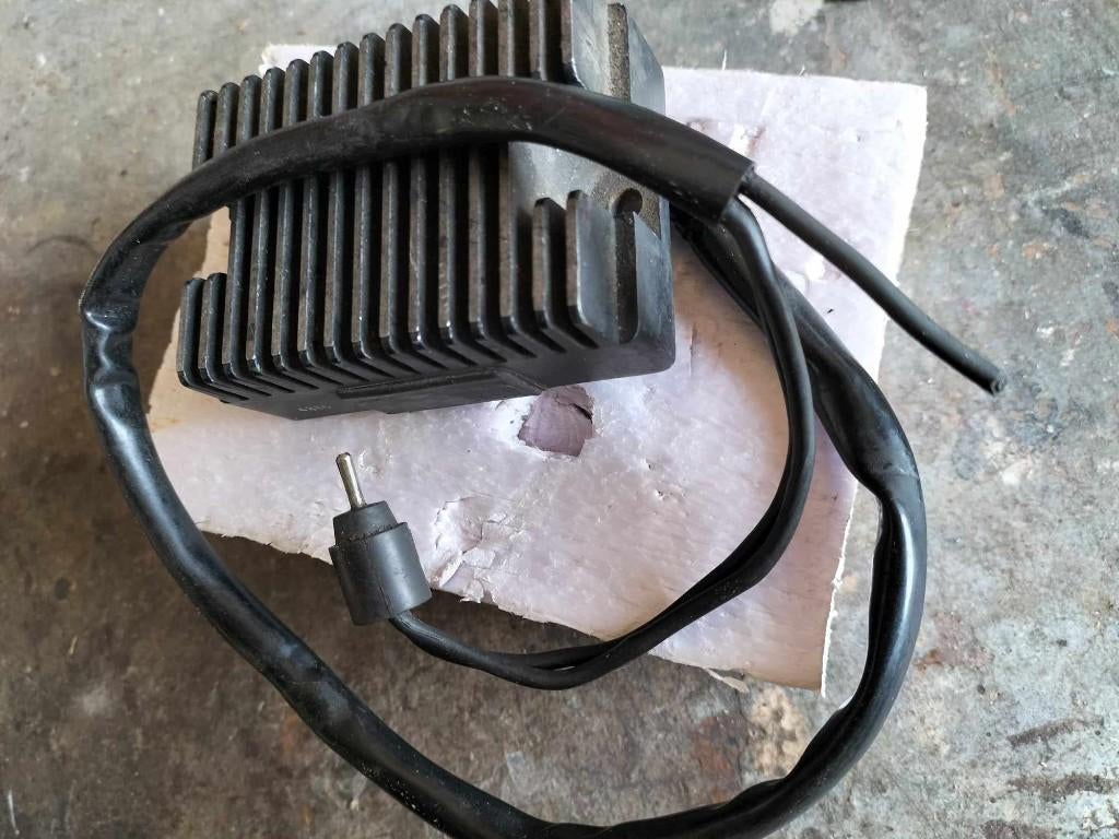 Harley Sportster 1984-1990 74523-84BK Gelijkrichterregelaar, Motoren, Ophalen of Verzenden, Gebruikt