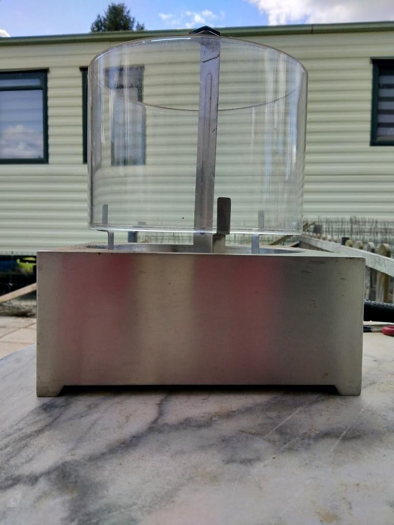 Tuintafel-fakkel winkelprijs was 125€ inox, Ophalen of Verzenden