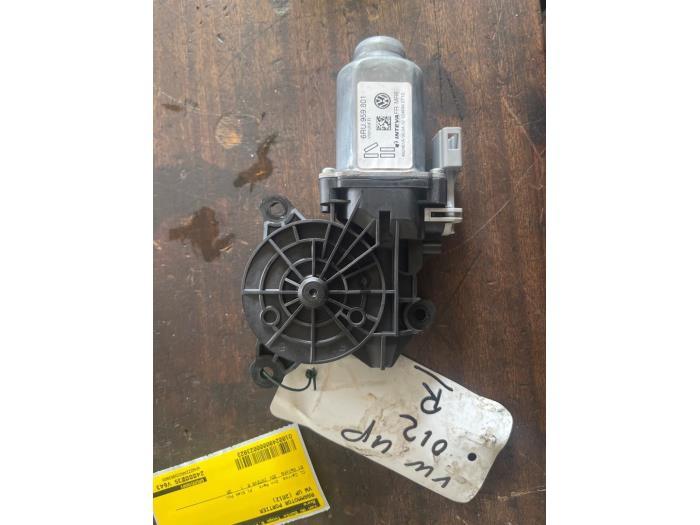 Moteur de vitre portière d'un Volkswagen UP, Enlèvement ou Envoi, 3 mois de garantie, Utilisé, Volkswagen