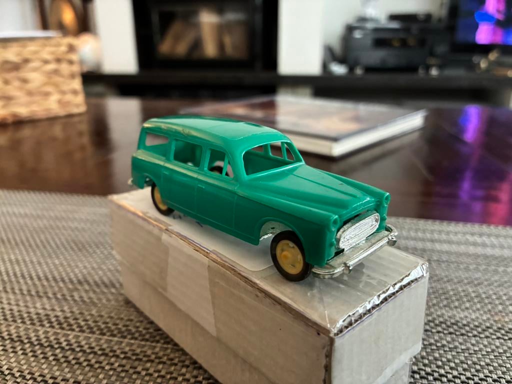 Peugeot 403 break familiale 1/48 clé, Enlèvement, Utilisé, Voiture