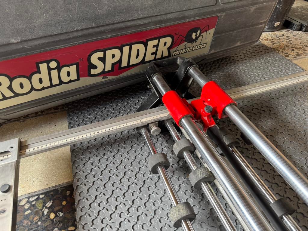 Tegelsnijder Rodia, Enlèvement, Utilisé